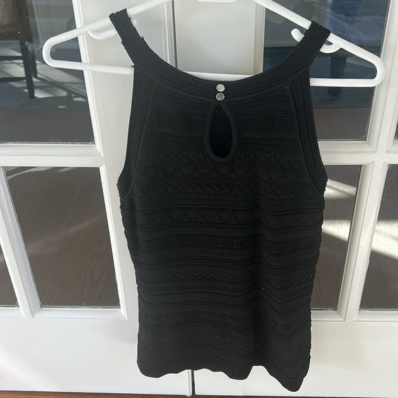 🌿White House | Black Market Black Sleeveless Textured Sweater Tank Top, size XS🌿 - Picture 4 of 5